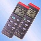 CENTER-305   數(shù)據(jù)記錄式溫度計.量程K型:-200℃～1370℃(-328oF～2498oF).準確度:±(0.3%rdg)+1℃.RS-232界面.16,000 項數(shù)據(jù)記錄器.REL相對值功能.解析度0.1℃，0.1℉
 