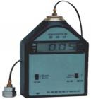 AWA5933 型振動(dòng)儀,應(yīng)用于各種機(jī)器振動(dòng)測(cè)量。傳感器：壓電加速度計(jì)，電荷靈敏度約 3pC/m.s2；頻率范圍：10Hz～5000Hz；重量：約20g.頻率范圍：10Hz～1000Hz.測(cè)量范圍：振動(dòng)加速度a: 0.01～199.9 m/s2,振動(dòng)烈度Sev:0.01～199.9 mm/s,振幅s: 0.1～1999 μm.顯示器：3? 位 LCD
