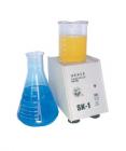 SK-1 快速混勻器,快速混勻器實現(xiàn)窗口的溶液快速混勻，混勻速度可調。最高速度:3000r/min.工作面直徑:? 130mm



