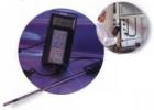 8585熱電風(fēng)速計(jì)能夠測(cè)量風(fēng)速，風(fēng)量，溫度，濕度，露點(diǎn)和濕氣泡。能夠存儲(chǔ)超過(guò)1500個(gè)讀數(shù)，且能在從2秒到1小時(shí)內(nèi)的不同時(shí)間間隔下登陸數(shù)據(jù)。8585型也能夠?qū)崟r(shí)打印數(shù)據(jù)到Alnor打印機(jī)，通過(guò)CompuDATTM軟件下載數(shù)據(jù)到計(jì)算機(jī)。
