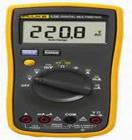 Fluke 12E 數(shù)字萬用表   測量:電壓/電流/電阻/通斷/二極管/電容 基本直流準確度  4000字顯示 三位半顯示保持功能 自動與手動量程 