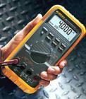 Fluke 787 過(guò)程多用表 精密的 1000V, 440 mA 數(shù)字多用表,將數(shù)字多用表和回路校準(zhǔn)器二合一的工具,LCD 顯示屏；4,000 字,輸出直流電流/回路校準(zhǔn)器,20 mA 電流輸出/模擬, 0.1% 直流電壓準(zhǔn)確度  0.05% 直流電流準(zhǔn)確度