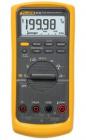 Fluke 83 V 數(shù)字多用表 高亮度的大數(shù)字顯示屏具有兩級(jí)背光，容易讀取測(cè)量結(jié)果,6000 字, 3-3/4 位,測(cè)量高達(dá)1000 V 交流和直流信號(hào),連續(xù)測(cè)量30秒的10 A、20 A電流 
