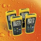 Fluke 50 系列II 溫度計(jì)  帶相對時(shí)間標(biāo)記的最小值、最大值和平均值，為主要事件提供時(shí)間參考 電子補(bǔ)償功能可以補(bǔ)償熱電偶誤差，最大限度地提高整體準(zhǔn)確度  測量J、K、T和E型熱電偶 