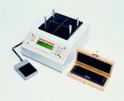 Elcometer 400 Novo-CurveTM 曲面光澤度儀測量面積約為標(biāo)準(zhǔn)光澤度儀所測面積的3％（2mm x 2mm)。該儀器可對最多199個讀數(shù)進(jìn)行存儲和計(jì)算平均值，因此它可以對大面積樣本求平均值。只要抽樣多數(shù)適合，是可以通過統(tǒng)計(jì)分析得到更具代表性的結(jié)果的。