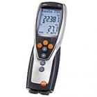 產(chǎn)品介紹：
testo 735-1專業(yè)型溫度儀，精密、堅(jiān)固，帶有一個(gè)連接Pt100探頭的插口和2個(gè)連接熱電偶探頭的插口，三個(gè)探頭讀數(shù)均在testo 735儀器上清晰顯示。一臺(tái)儀器能收集最多3個(gè)通道的數(shù)據(jù)。選配高精度的Pt100插入式探頭時(shí)，系統(tǒng)精度高達(dá)0.05℃,分辨率0.001℃，非常適合作為標(biāo)準(zhǔn)級(jí)儀器。 
可通過紅外打印機(jī)現(xiàn)場打印。（選配）內(nèi)置循環(huán)打印功能，如可設(shè)定每分鐘打印一次。
