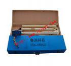 主要性能參數(shù) ： 
⑴ 定位精度：1cm ；
⑵ 探測靈敏度：探測深度200mm（探環(huán)到錨桿托盤的距離）。 
⑶ 電 源：鎳鎘充電電池，配專用充電機。充電后可連續(xù)工作8小時。 
⑷ 外 形：基礎長度0.9米，加長后可達2.7米，重量2kg 。